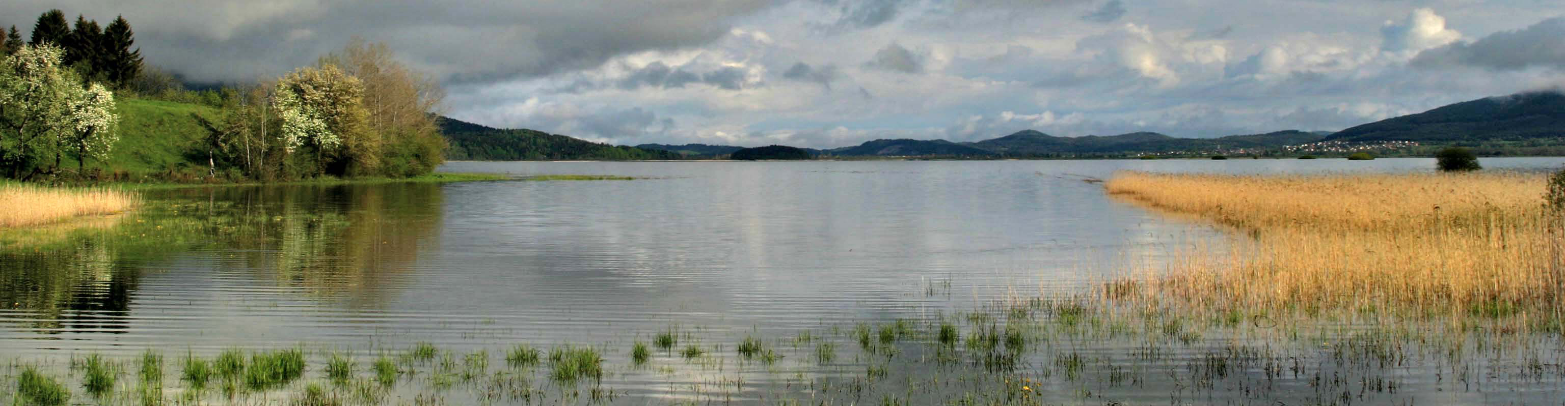 CANGIANTE MONDO DEI LAGHI INTERMITTENTI