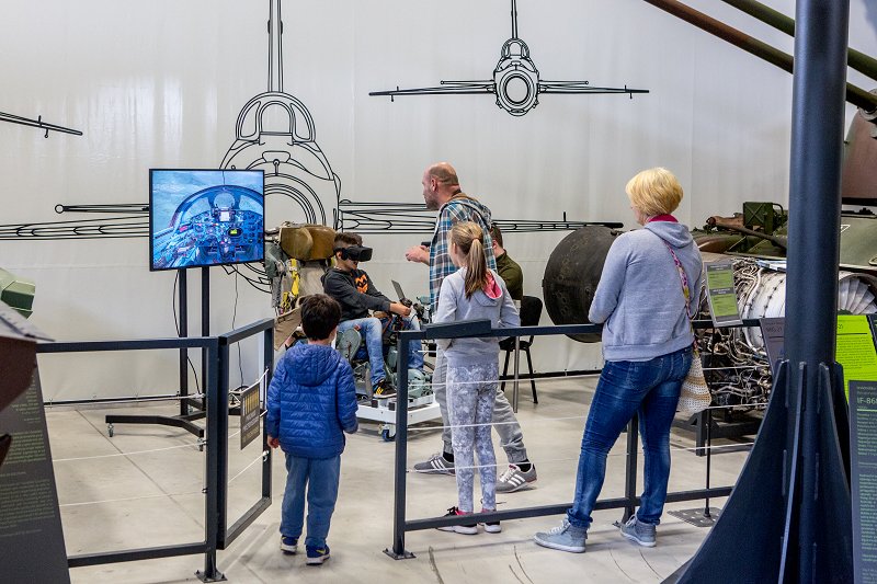 Simulator letenja v Parku vojaške zgodovine Pivka (foto A. Požar)