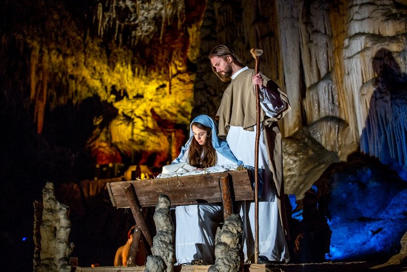 Presepe vivente nelle Grotte di Postumia foto Valter Leban