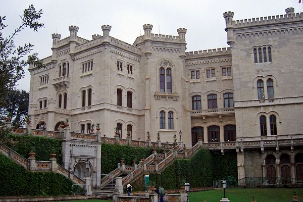 IL CASTELLO DA FAVOLA DI MIRAMARE