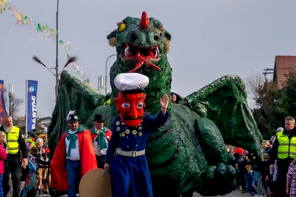 Pust je doma na Zelenem krasu: Tradicija in praznovanja